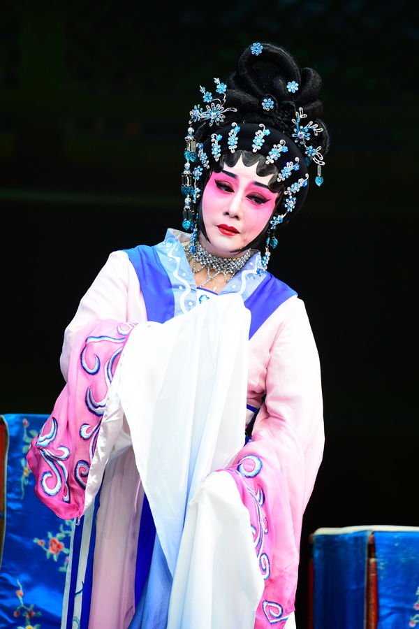 对艺术追求尽善尽美，郭凤女以情以艺，感动无数戏迷观众.JPG