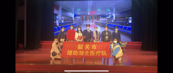 小品《合影》剧照.png
