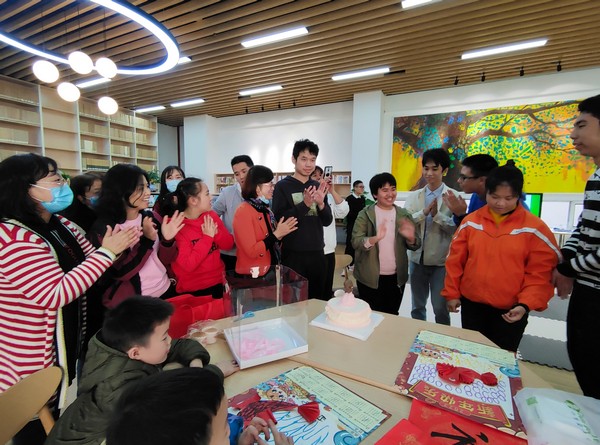 2.“星光伴读”迎新春活动现场欢声笑语.jpg