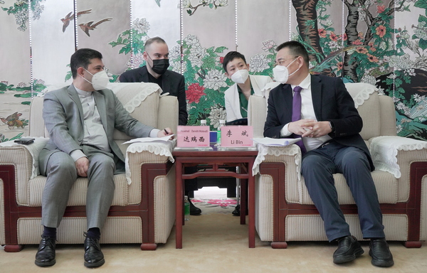 李斌在广州会见伊朗驻广州总领事.jpg